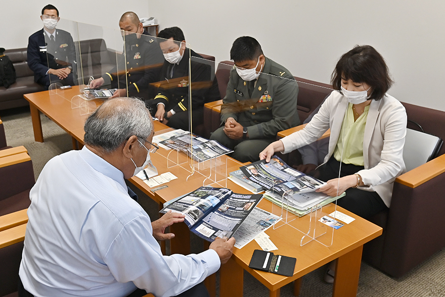 町長活動記録（R041005 自衛隊群馬地方協力本部長来庁）01