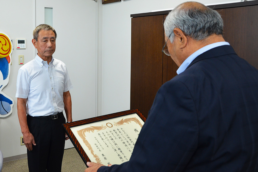 町長活動記録（20230922_板倉町教育委員会委員感謝状贈呈式）01