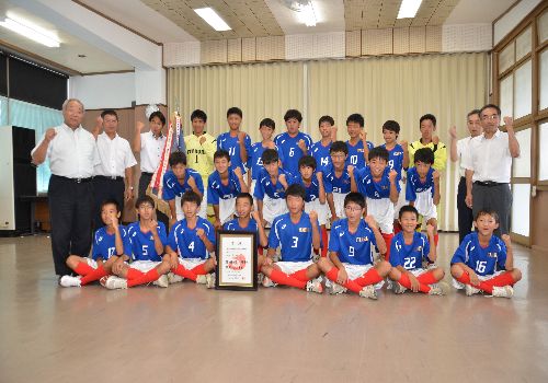 板中サッカー部 県大会優勝02